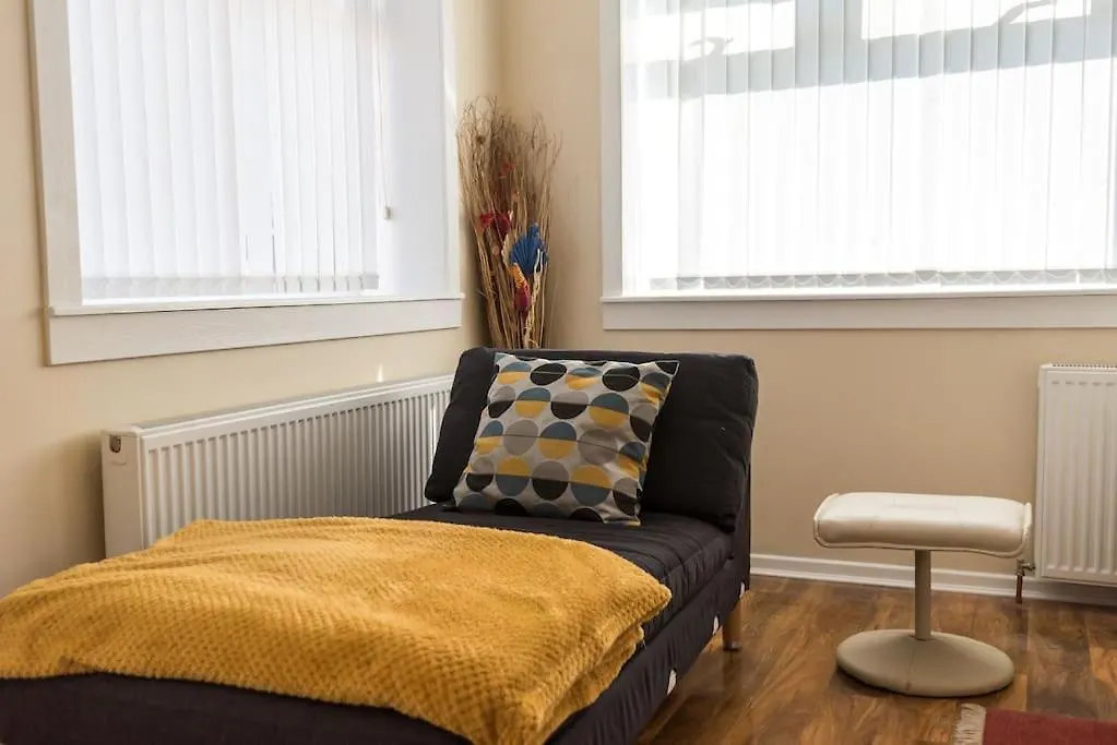 Cosy & Bright Semi-Detached House Apartment Edinburgh