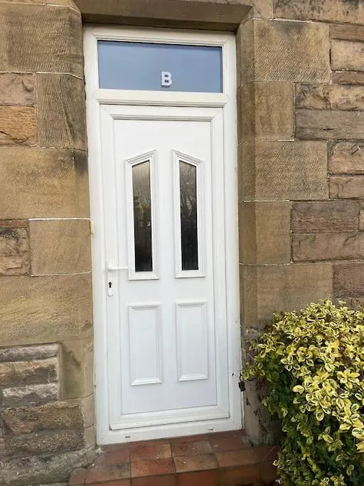 Cosy & Bright Semi-Detached House Apartment Edinburgh 0*,  United Kingdom