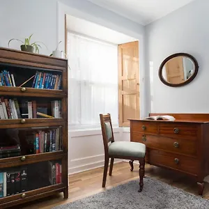 The Third - Georgian Apartment